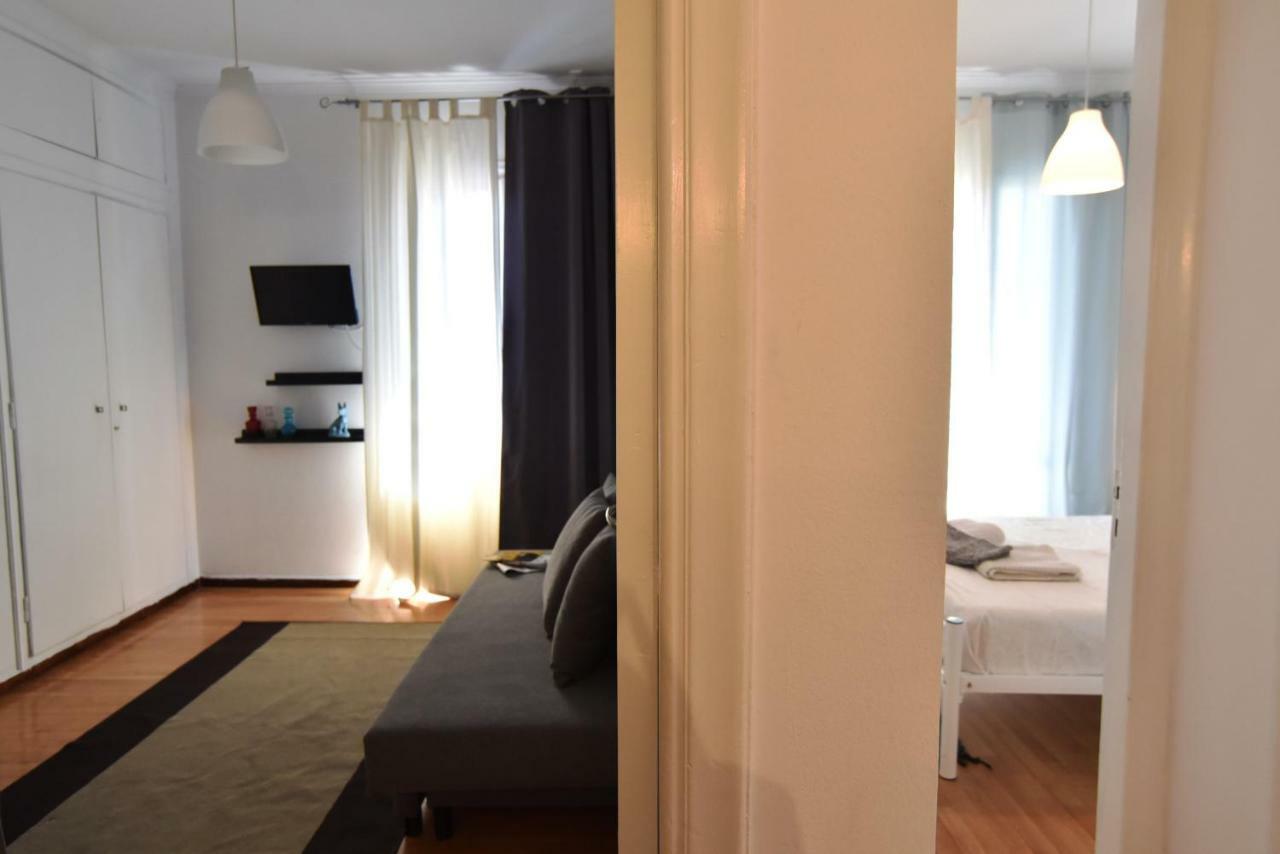 Artist'S Lovely Nest Under The Shadow Of The Parthenon Apartment Атина Екстериор снимка