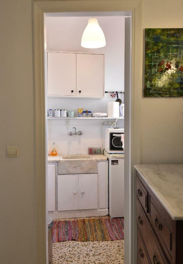 Artist'S Lovely Nest Under The Shadow Of The Parthenon Apartment Атина Екстериор снимка