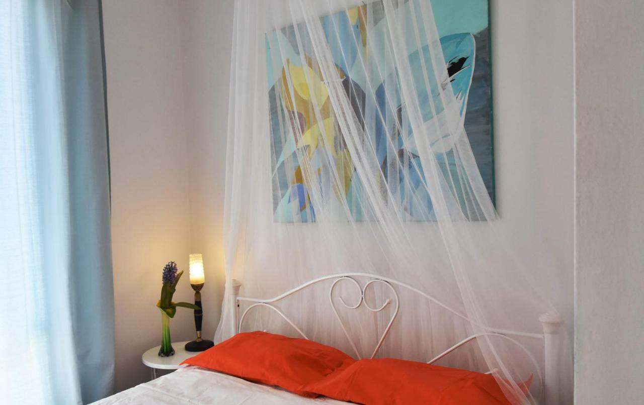 Artist'S Lovely Nest Under The Shadow Of The Parthenon Apartment Атина Екстериор снимка