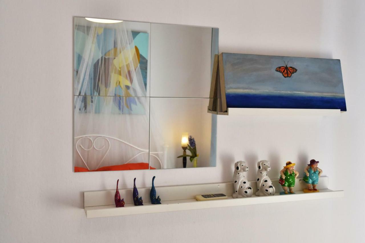 Artist'S Lovely Nest Under The Shadow Of The Parthenon Apartment Атина Екстериор снимка